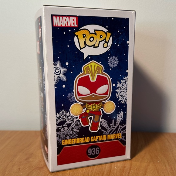 Funko Pop Marvel Gingerbread Captain Marvel - Picture 4 of 4